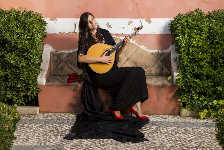 Un spectacle de fado dans les rues de Lisbonne