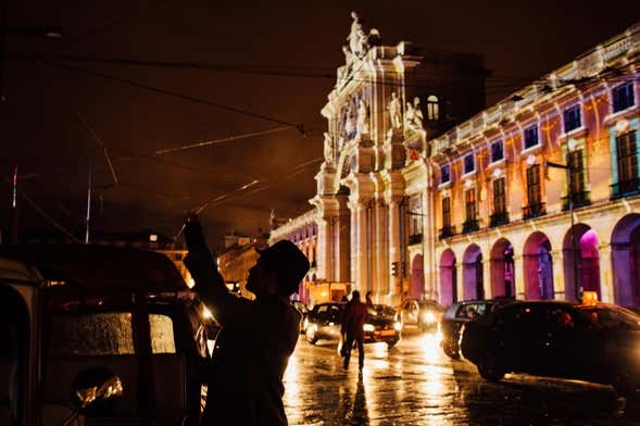 Visite de nuit dans Lisbonne et dîner-spectacle de fado